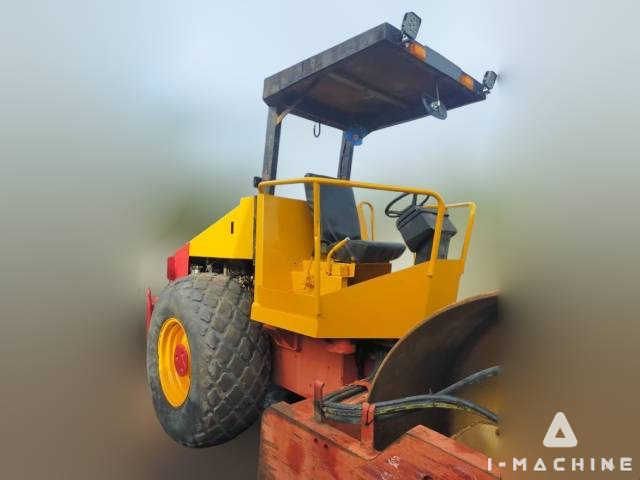 DYNAPAC CA250D