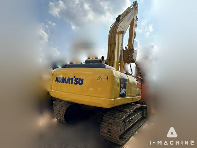 KOMATSU PC200-7