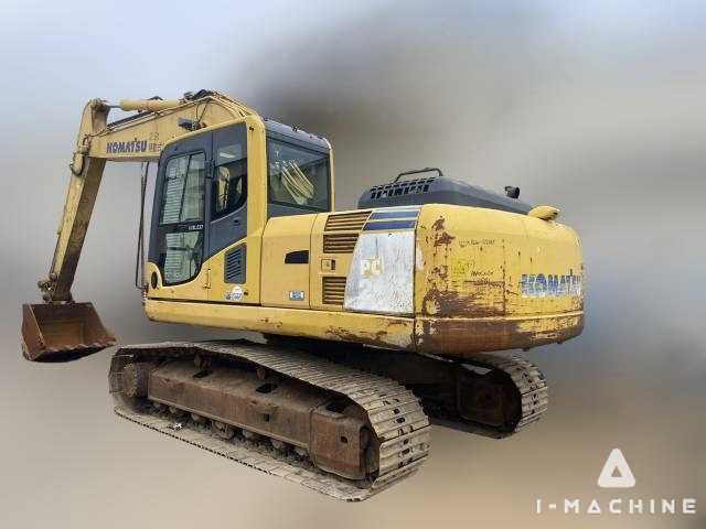 KOMATSU PC200-8