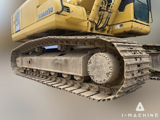 KOMATSU PC200-7