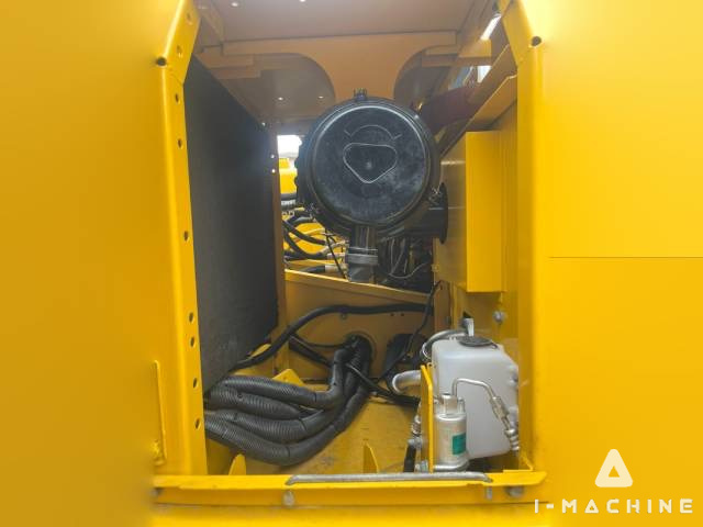 KOMATSU PC200-7