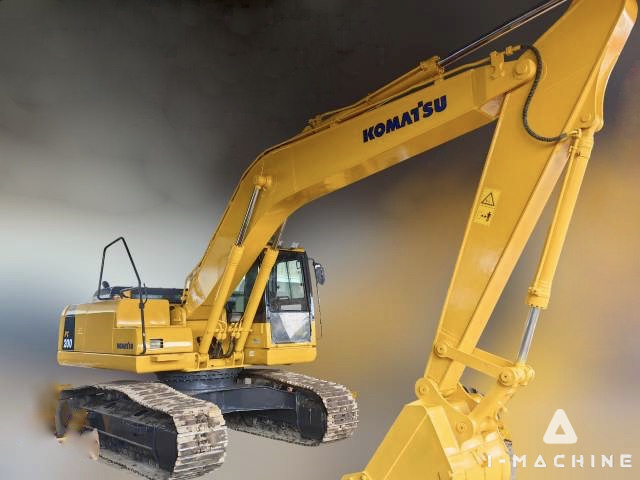 KOMATSU PC200-8