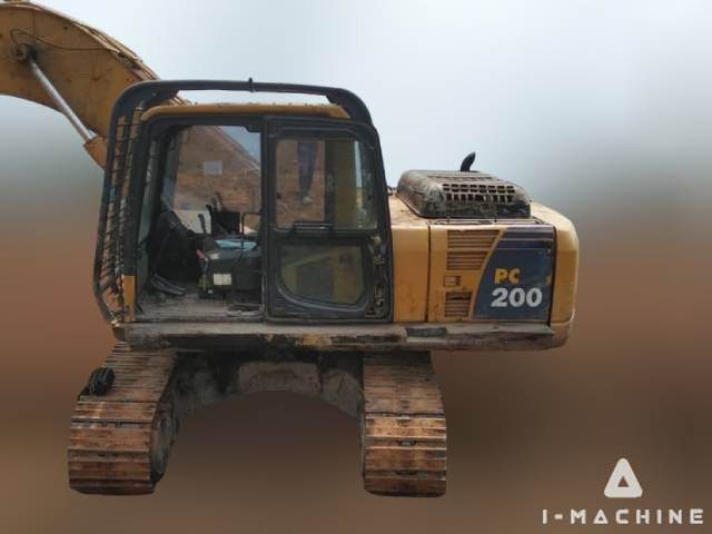 KOMATSU PC200-7