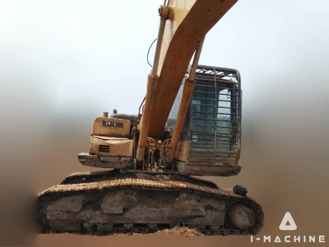 KOMATSU PC200-8