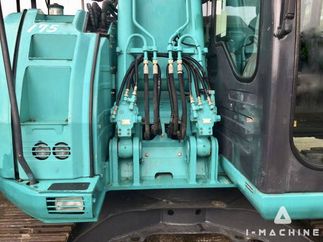 KOBELCO SK135SR-2