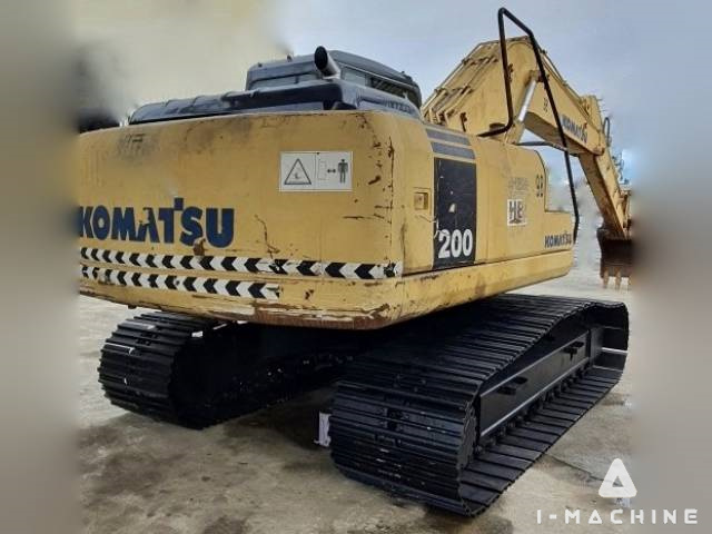 KOMATSU PC200-7