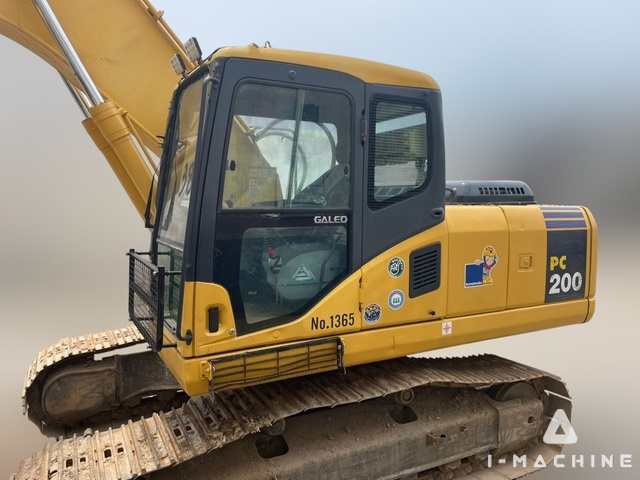 KOMATSU PC200-7