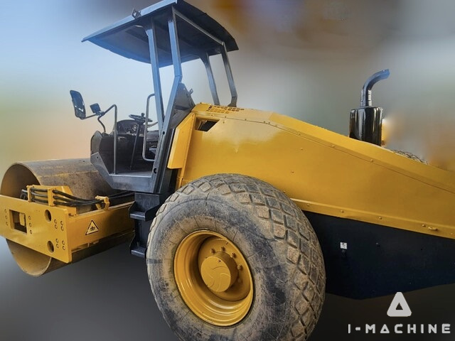 BOMAG BW211D-40