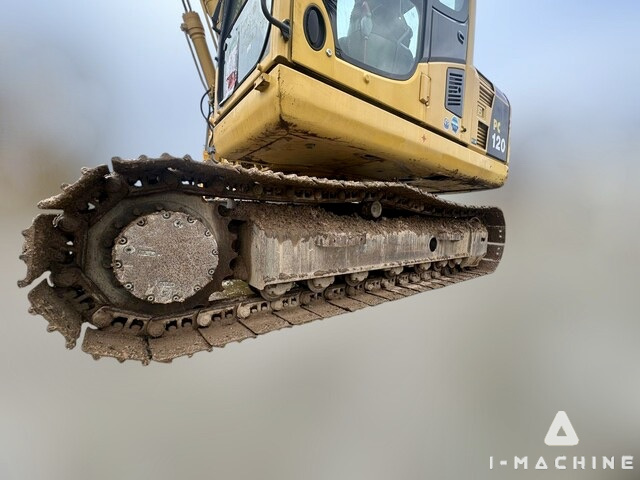 KOMATSU PC120-8