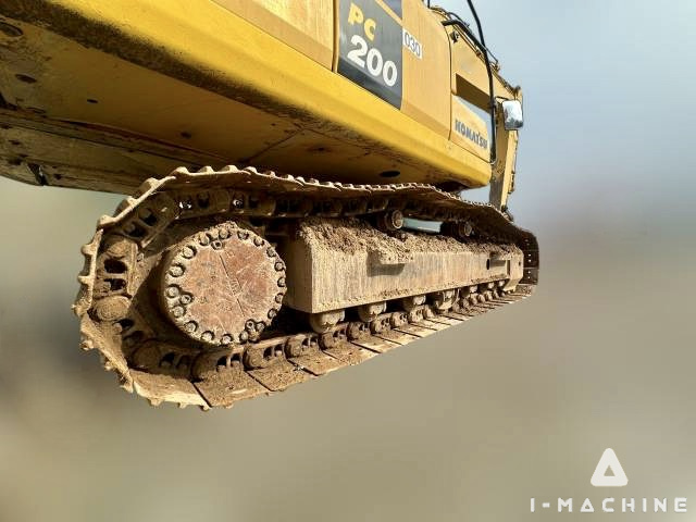 KOMATSU PC200-10