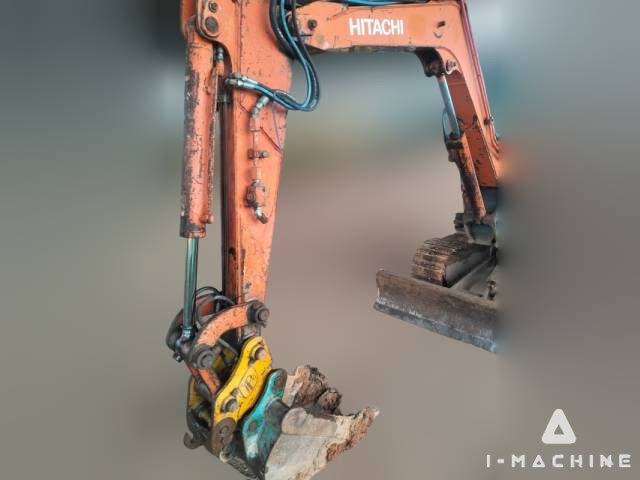 HITACHI ZX30U