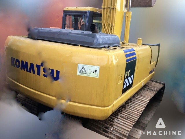 KOMATSU PC200-7