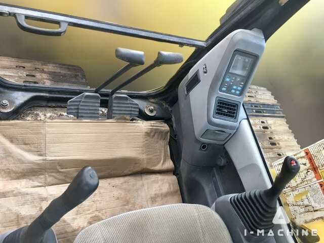 KOMATSU PC200-7