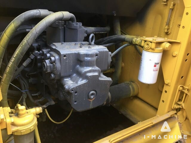 KOMATSU PC200-7