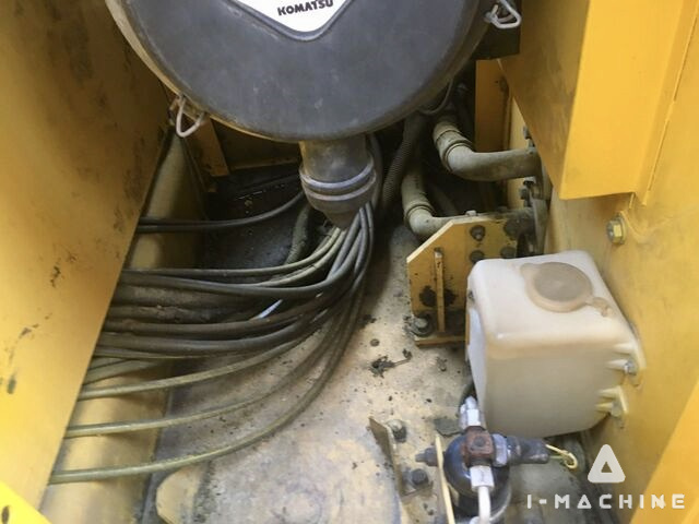 KOMATSU PC200-7