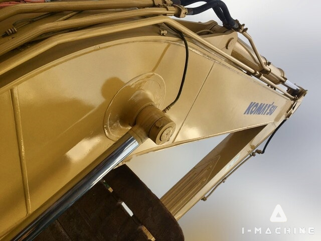 KOMATSU PC200-7