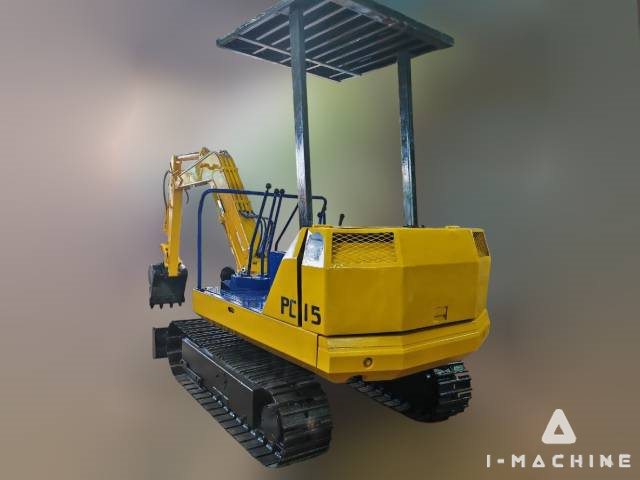KOMATSU PC15