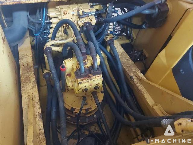 KOMATSU PC300LC-8
