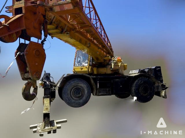 TADANO TR400M-1