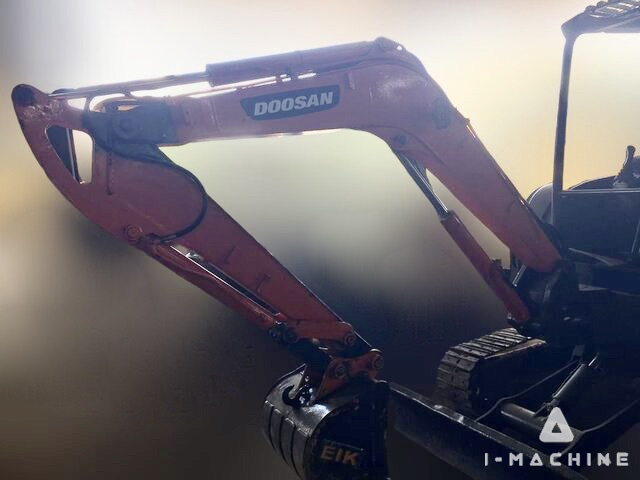 DOOSAN DX35Z