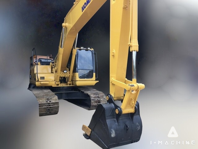 KOMATSU PC200-8