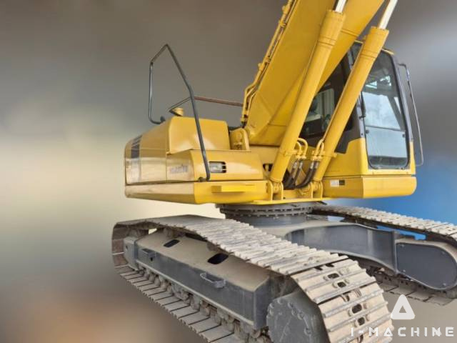 KOMATSU PC200-8