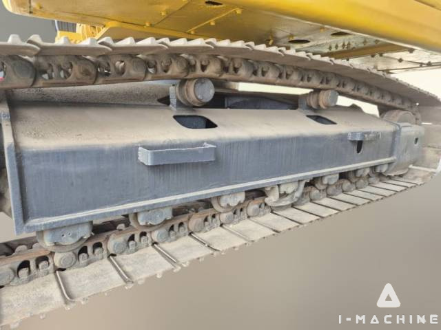 KOMATSU PC200-8