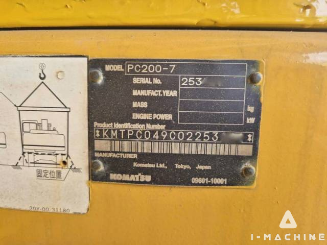 KOMATSU PC200-8