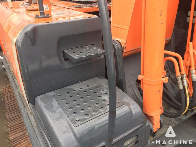 HITACHI ZX200-3
