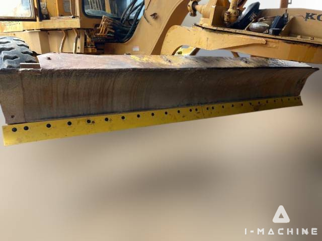 KOMATSU GD605A-5