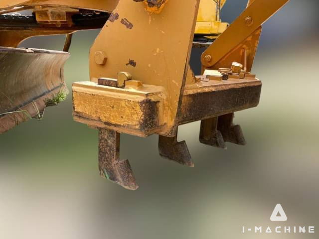 KOMATSU GD605A-5