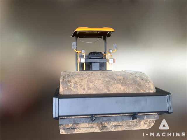 JCB 116D