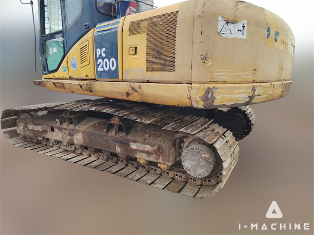 KOMATSU PC200-7