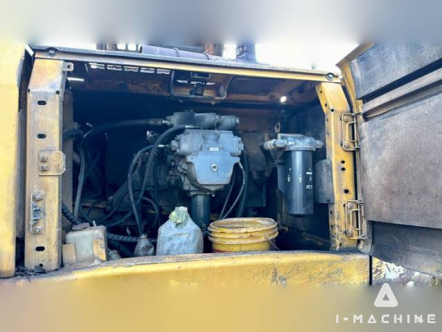 KOMATSU PC300-8