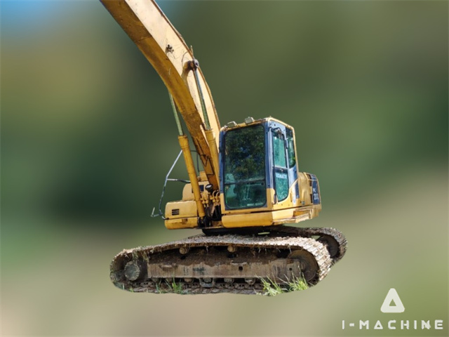 KOMATSU PC200-8