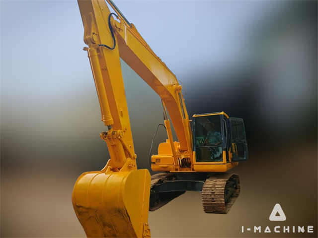 KOMATSU PC200-7