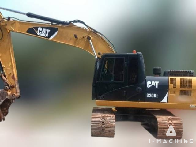 CATERPILLAR 320D2