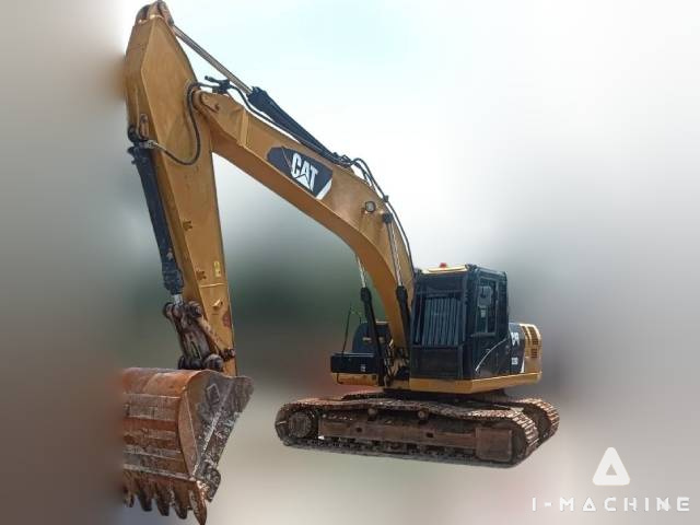 CATERPILLAR 320D2