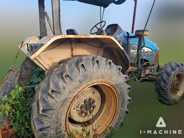 NEW HOLLAND TS90