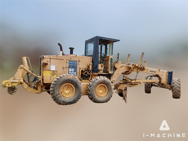 KOMATSU GD705-4