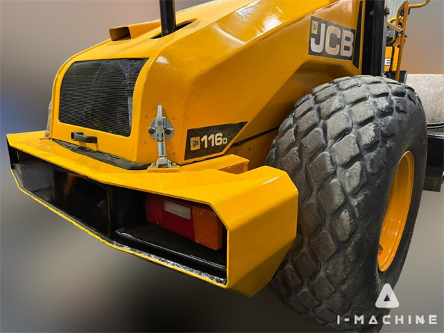 JCB 116D