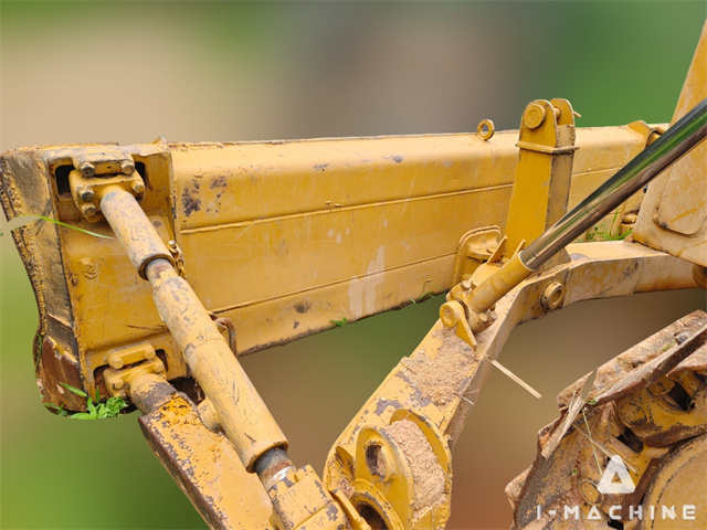 CATERPILLAR D6D