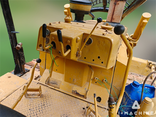 CATERPILLAR D6D