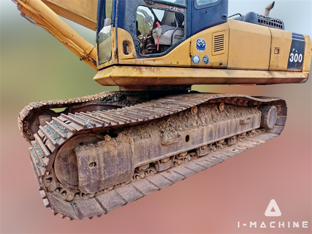 KOMATSU PC300-7
