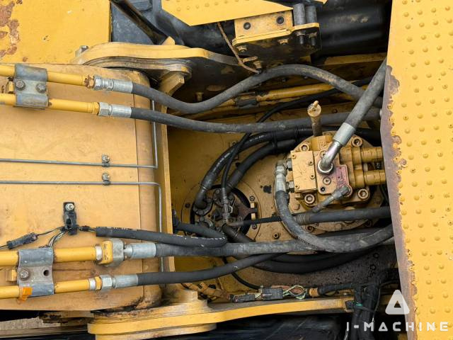 CATERPILLAR 320GC