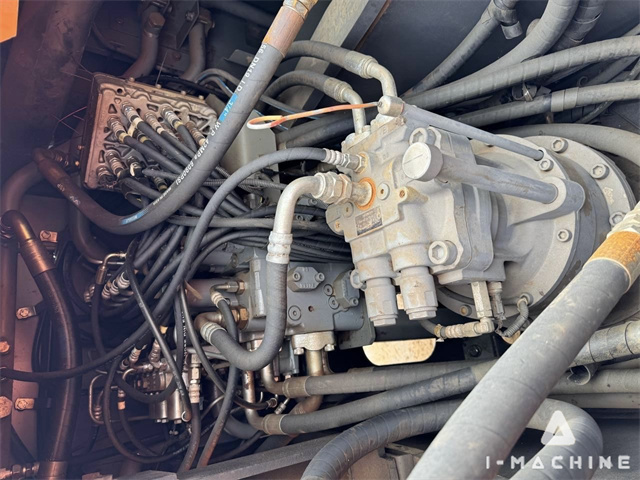 HITACHI ZX200-5G