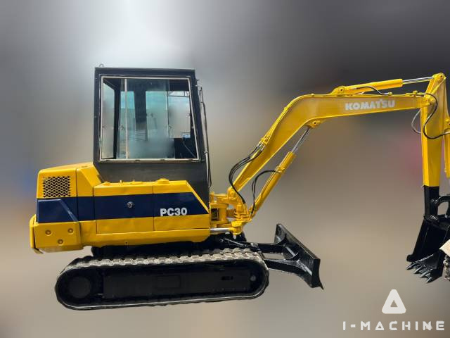 KOMATSU PC30-6