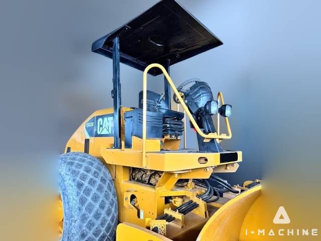 CATERPILLAR CS533E