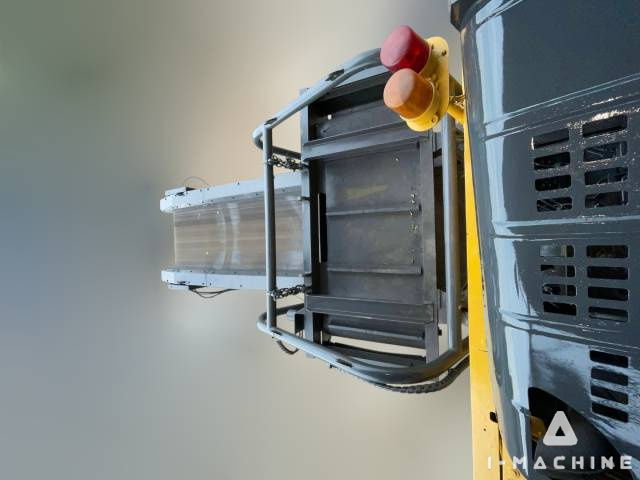 KOMATSU BR380JG