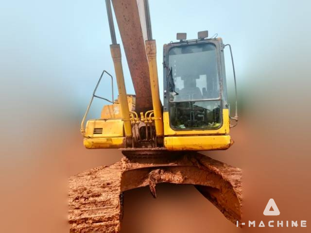 KOMATSU PC200-8
